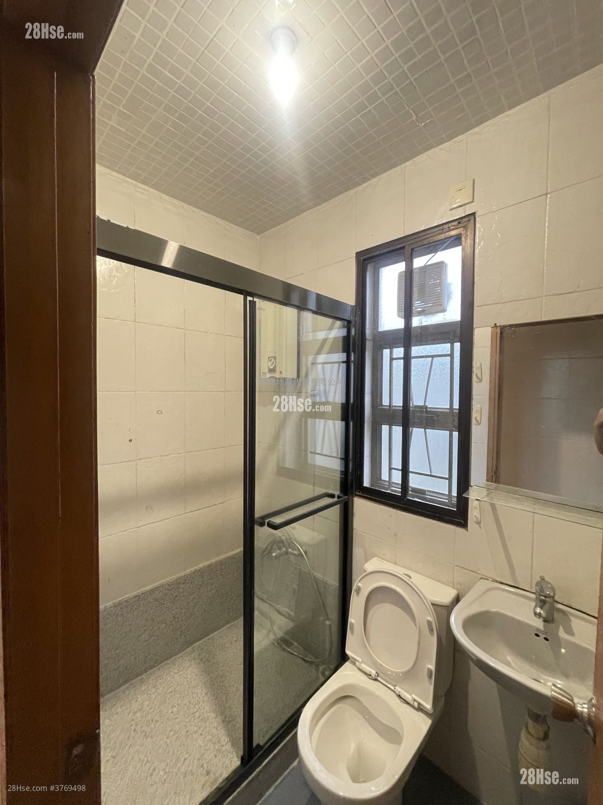 Village Rental 3 Bedrooms , 2 Bathrooms 630 ft²