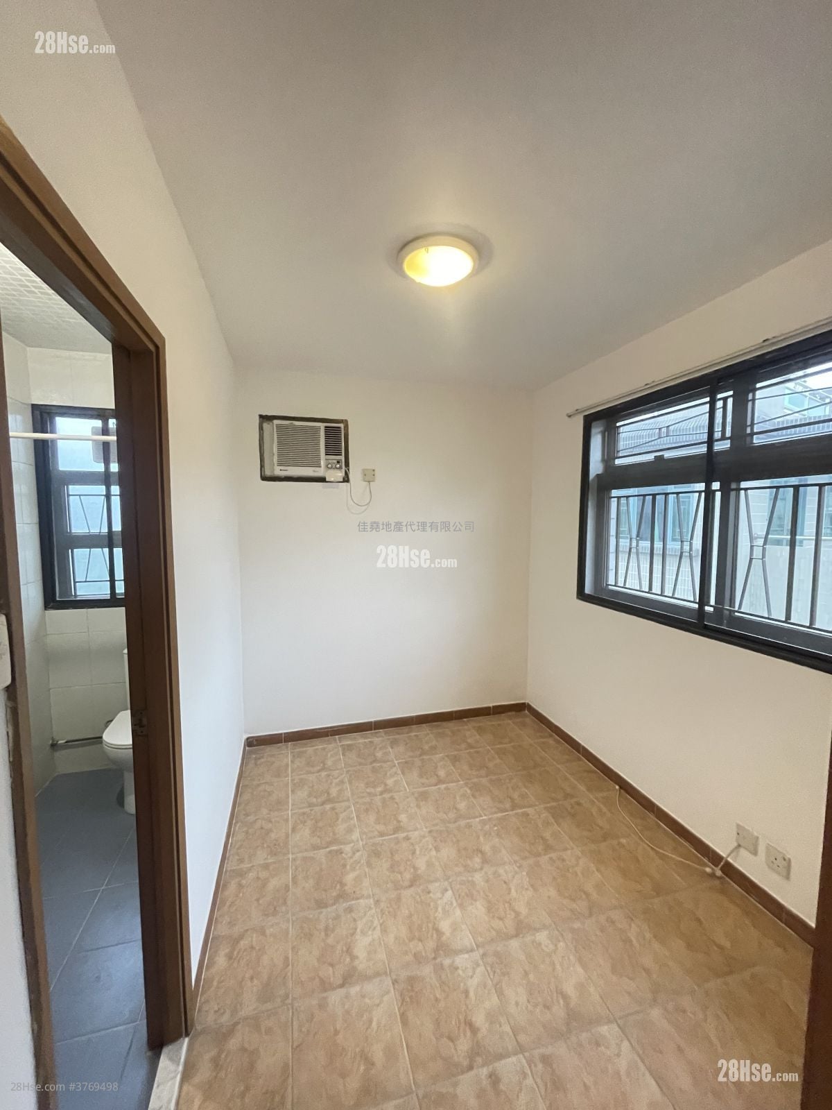 Village Rental 3 Bedrooms , 2 Bathrooms 630 ft²