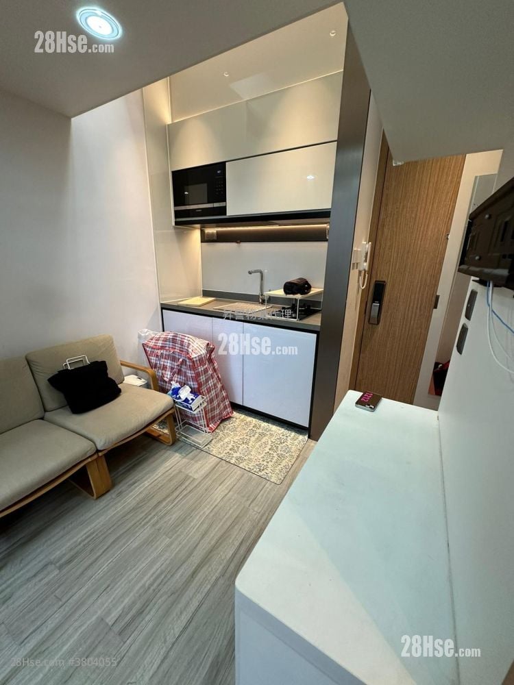 The Vantage Rental Studio , 1 Bathroom 196 ft²