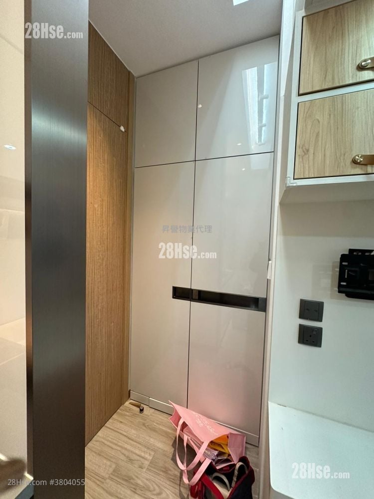 The Vantage Rental Studio , 1 Bathroom 196 ft²