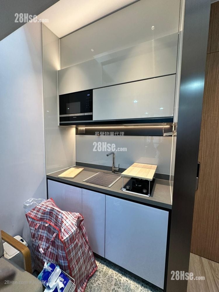 The Vantage Rental Studio , 1 Bathroom 196 ft²