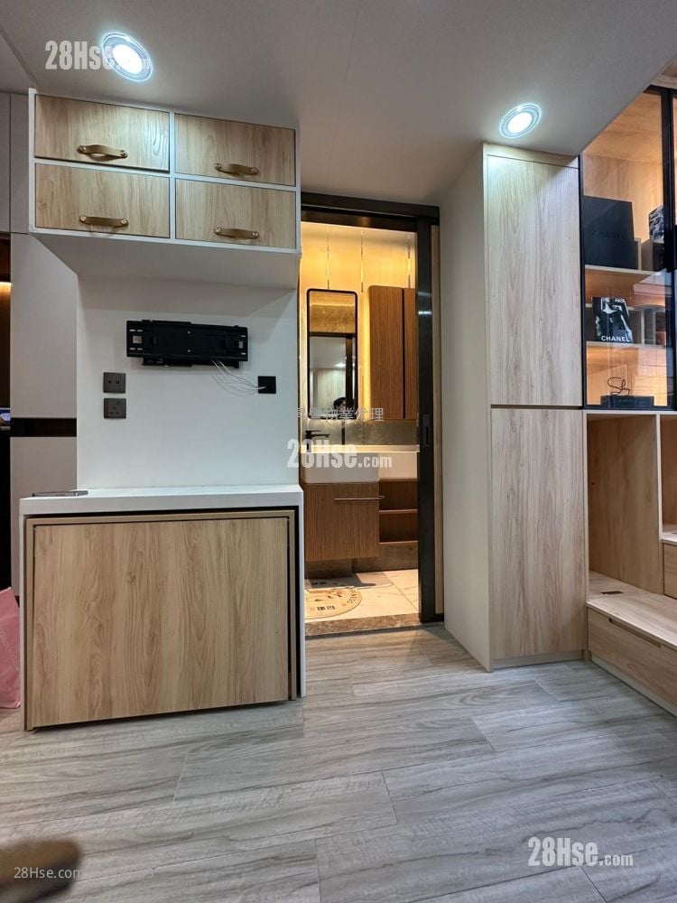 The Vantage Rental Studio , 1 Bathroom 196 ft²