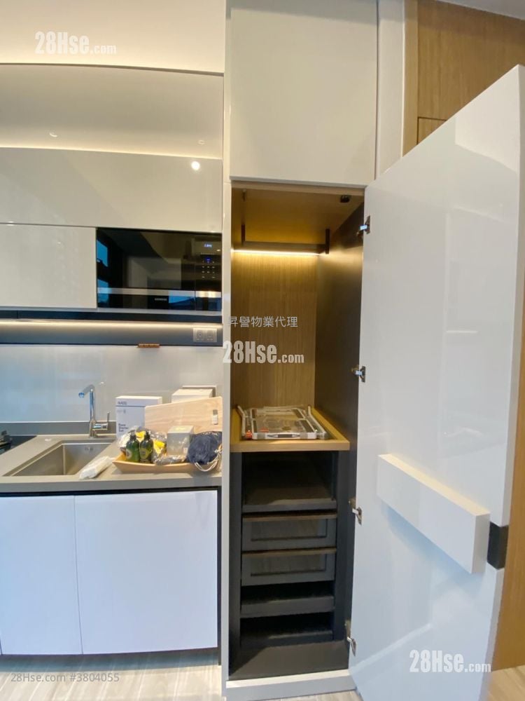 The Vantage Rental Studio , 1 Bathroom 196 ft²