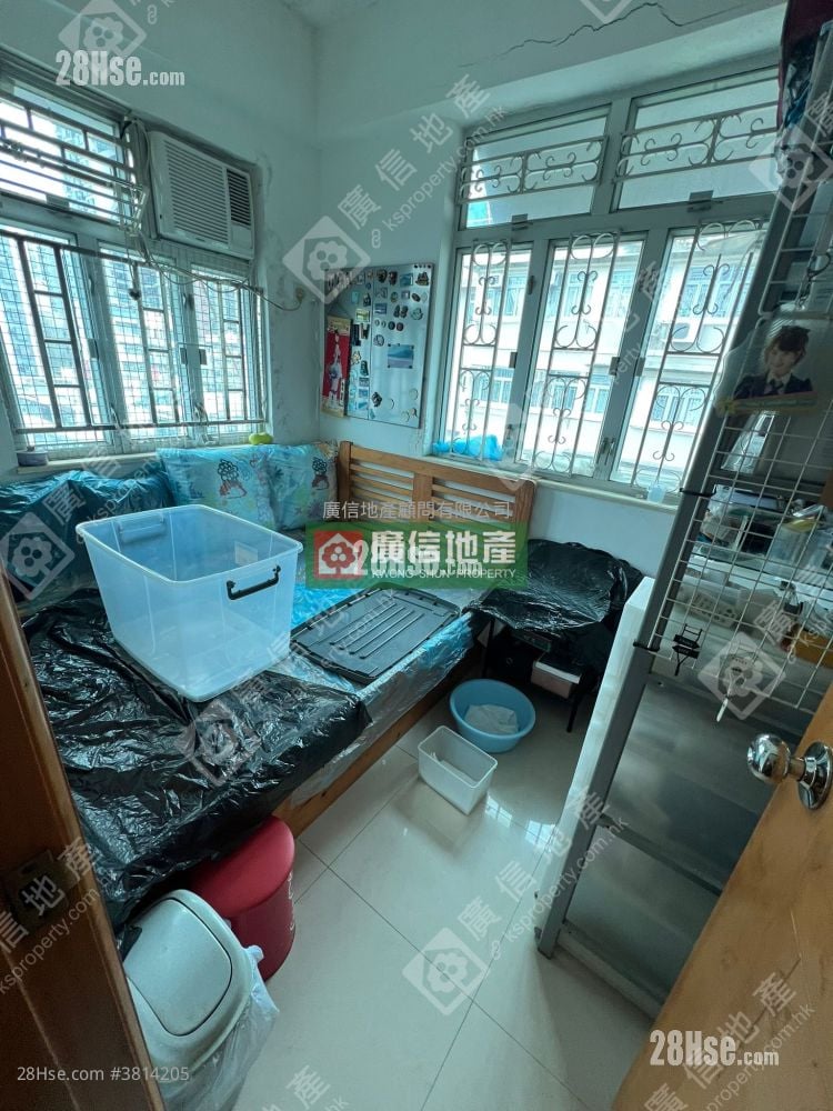 Tung Fook Mansion Sell 2 Bedrooms , 1 Bathroom 476 ft²