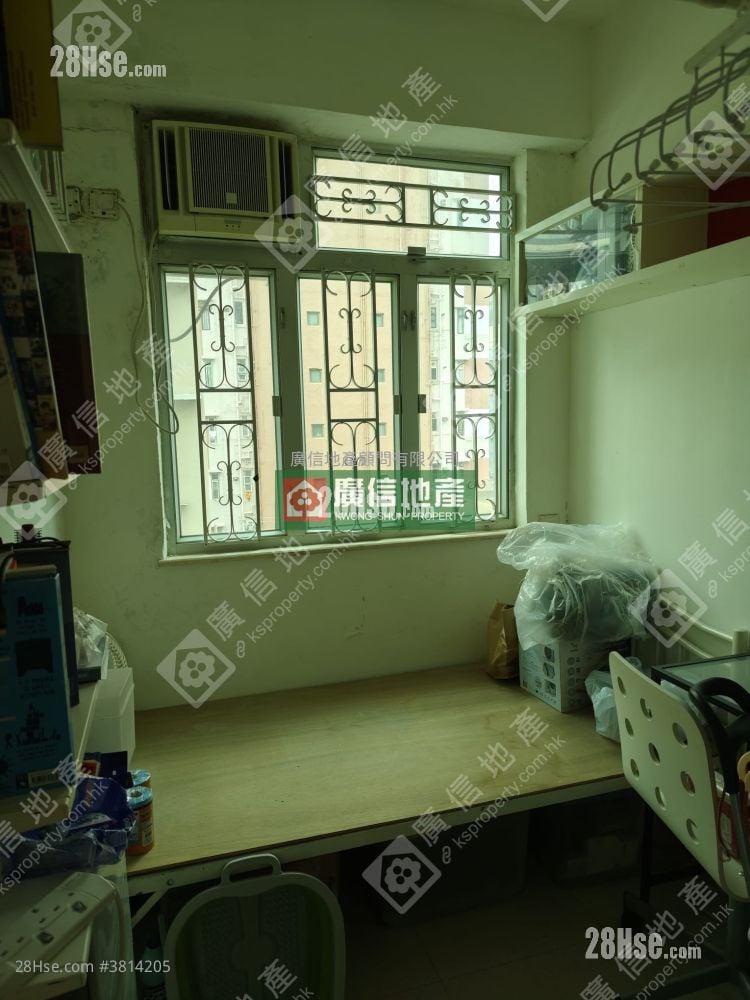 Tung Fook Mansion Sell 2 Bedrooms , 1 Bathroom 476 ft²