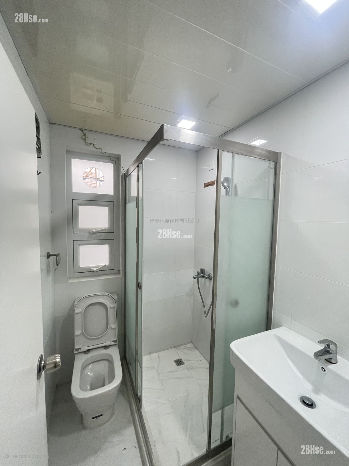 Village Sell 3 Bedrooms , 2 Bathrooms 630 ft²