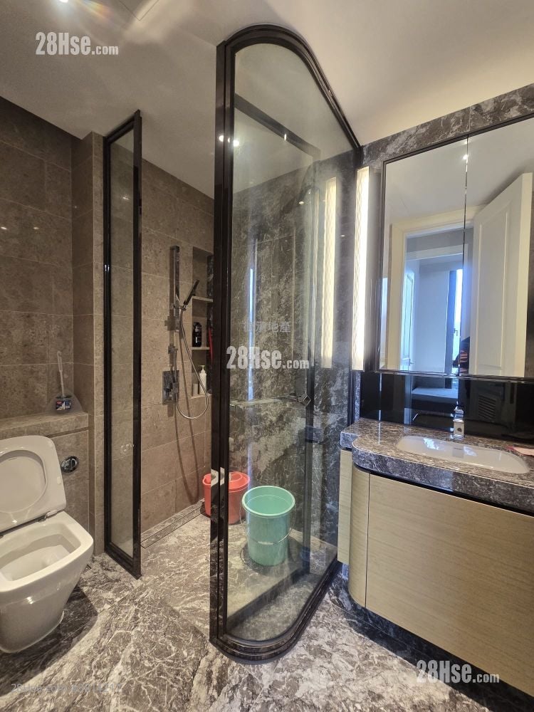 Eden Manor Rental 5+ Bedrooms , 4 Bathrooms 1,314 ft²