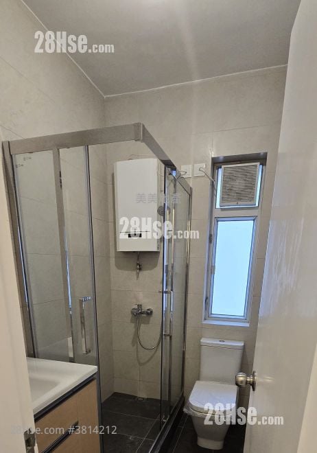 Sunfield Court Sell 3 Bedrooms , 2 Bathrooms 652 ft²