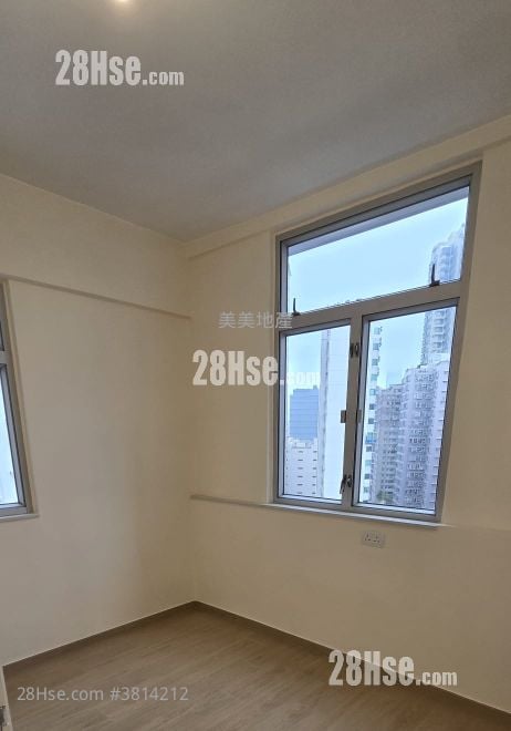 Sunfield Court Sell 3 Bedrooms , 2 Bathrooms 652 ft²