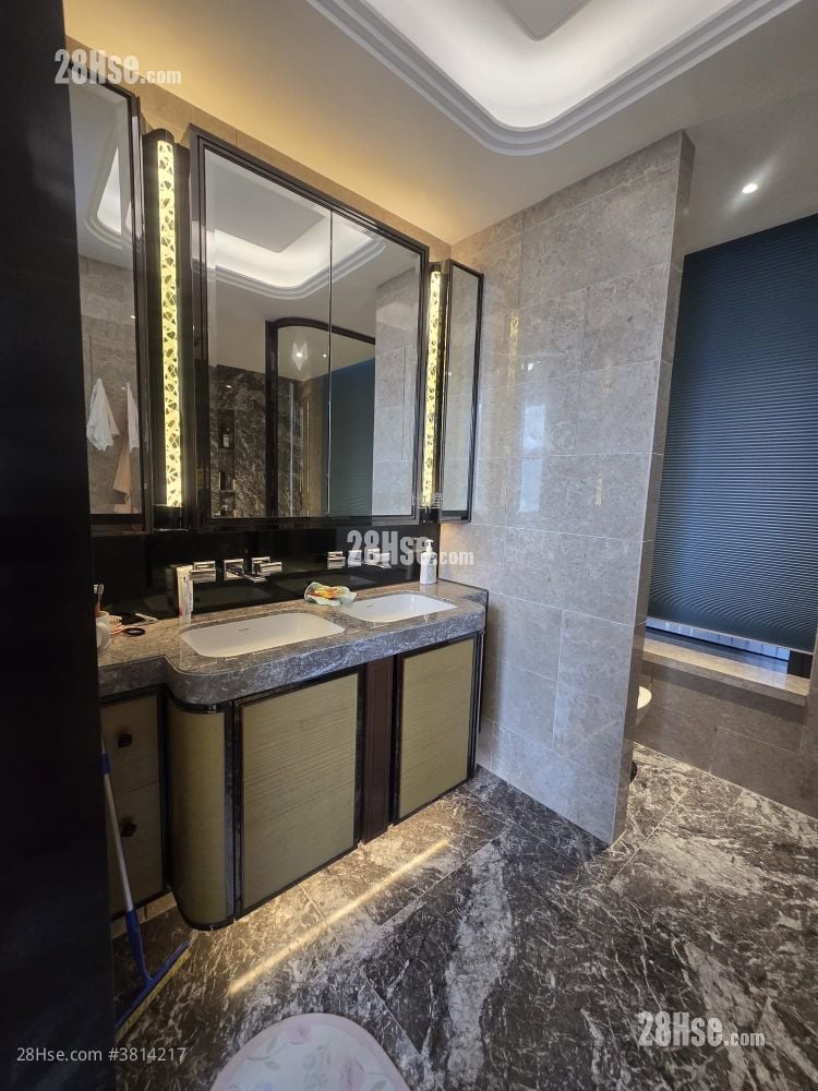 Eden Manor Rental 5+ Bedrooms , 4 Bathrooms 1,314 ft²