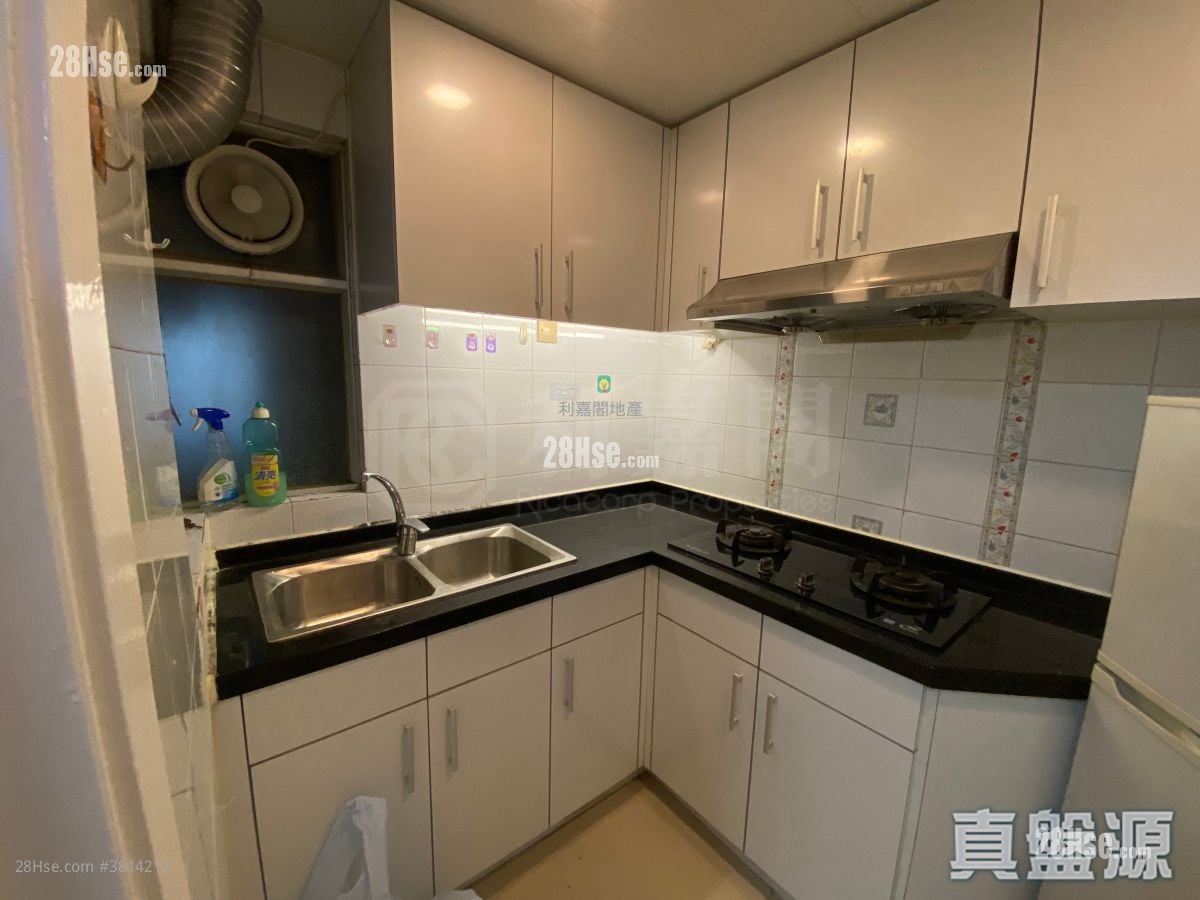 Kingswood Villas Rental 3 Bedrooms , 1 Bathroom 551 ft²