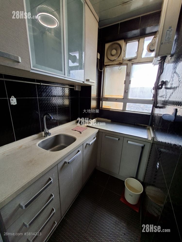 Tai Hang Building Sell 2 Bedrooms , 1 Bathroom 380 ft²