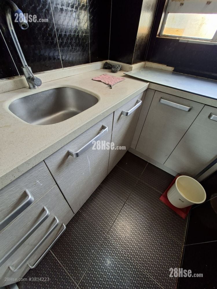 Tai Hang Building Sell 2 Bedrooms , 1 Bathroom 380 ft²