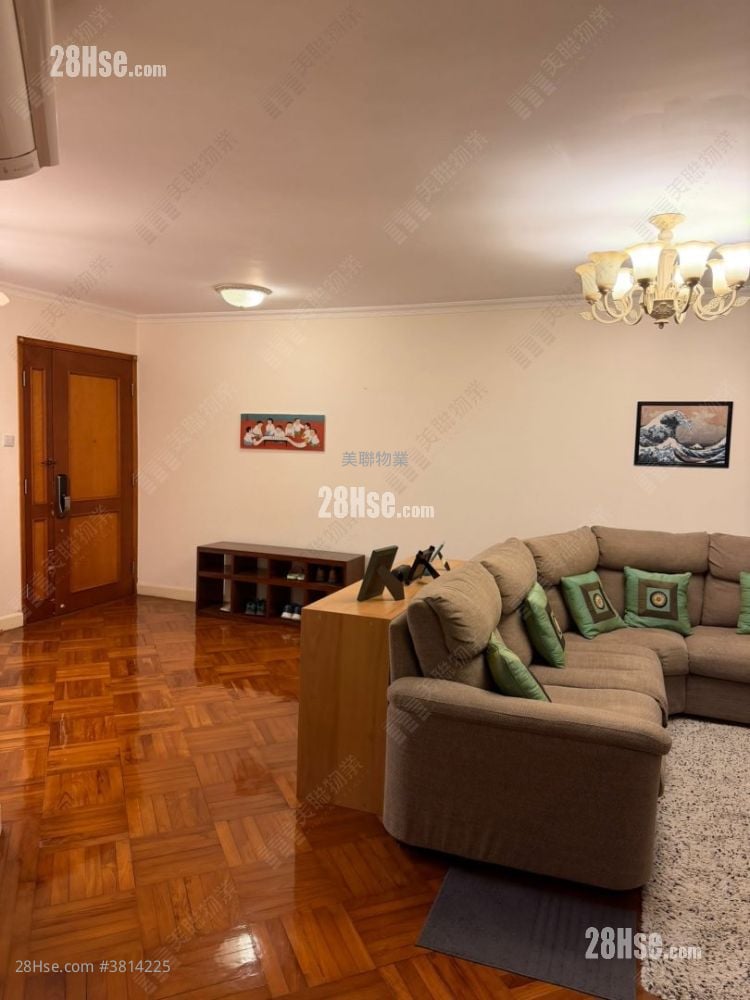 Royal Ascot Sell 3 Bedrooms , 3 Bathrooms 974 ft²