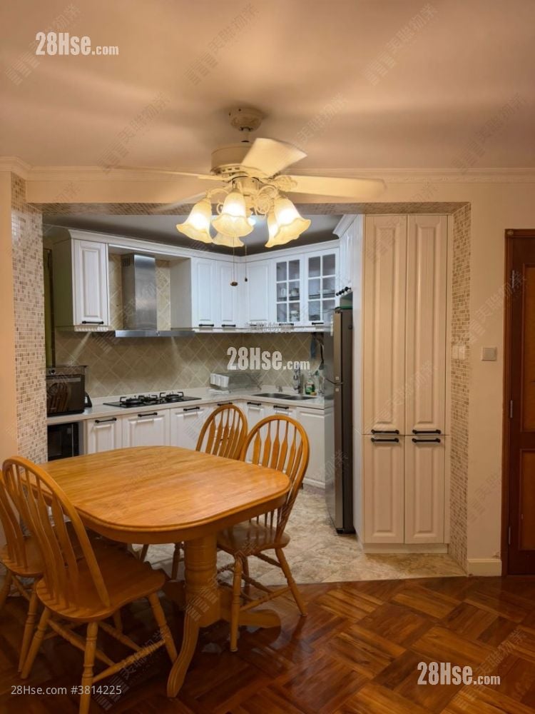 Royal Ascot Sell 3 Bedrooms , 3 Bathrooms 974 ft²