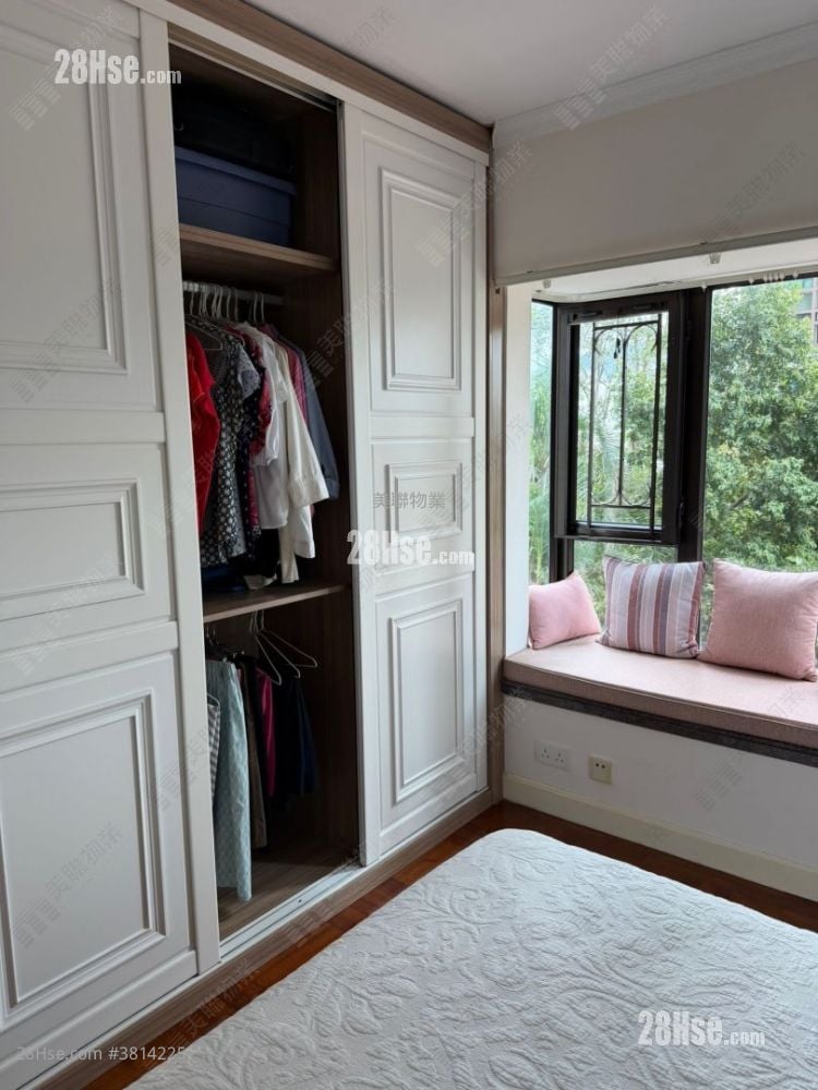 Royal Ascot Sell 3 Bedrooms , 3 Bathrooms 974 ft²