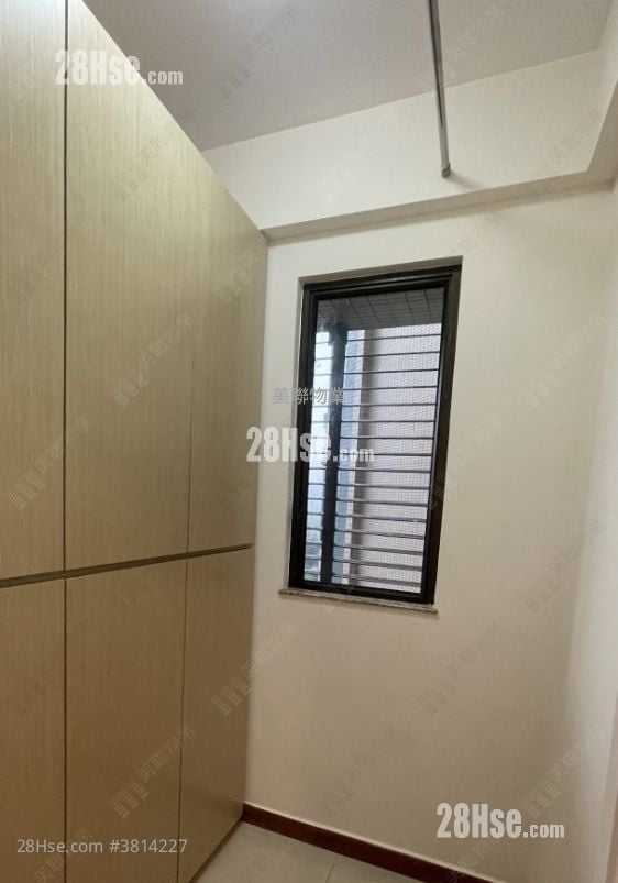 bedroom 3: Noble Hill Rental 3 Bedrooms , 2 Bathrooms 872 ft²