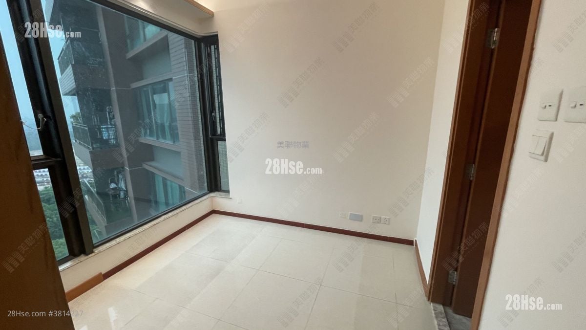 bedroom 1: Noble Hill Rental 3 Bedrooms , 2 Bathrooms 872 ft²