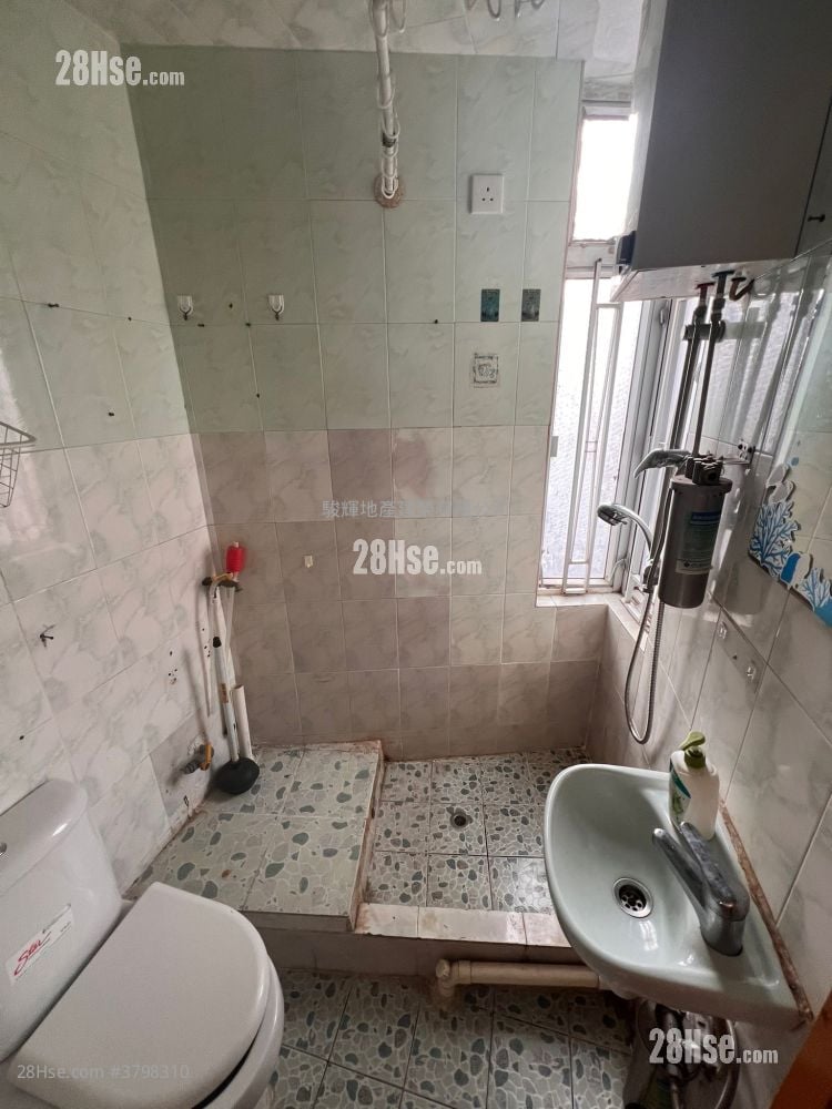 东安阁 租盘 2 房 , 1 浴室 242 平方尺