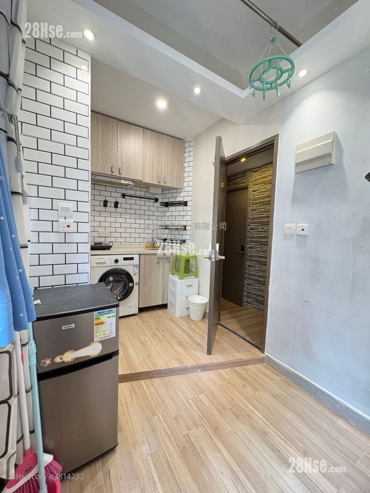 1G Kimberley Street Rental Studio , 1 Bathroom 140 ft²