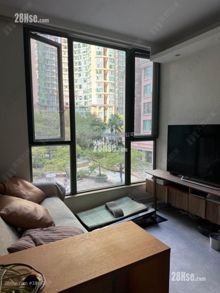 Vista Paradiso Sell 3 Bedrooms 733 ft²