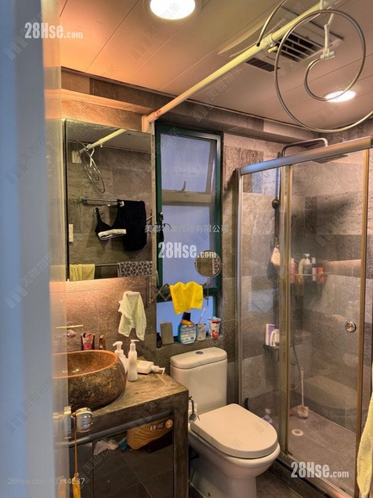 Vista Paradiso Sell 3 Bedrooms 733 ft²