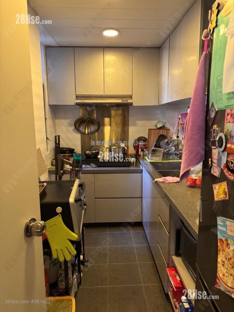 Vista Paradiso Sell 3 Bedrooms 733 ft²