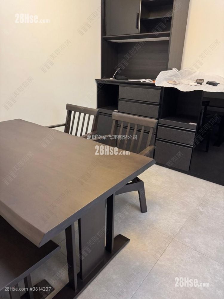 Vista Paradiso Sell 3 Bedrooms 733 ft²