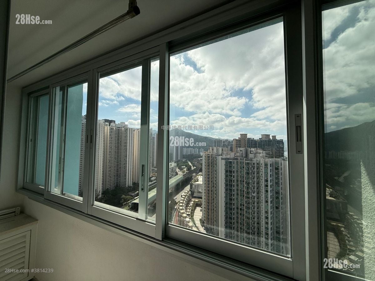 Kam Fai Court Sell 2 Bedrooms 415 ft²