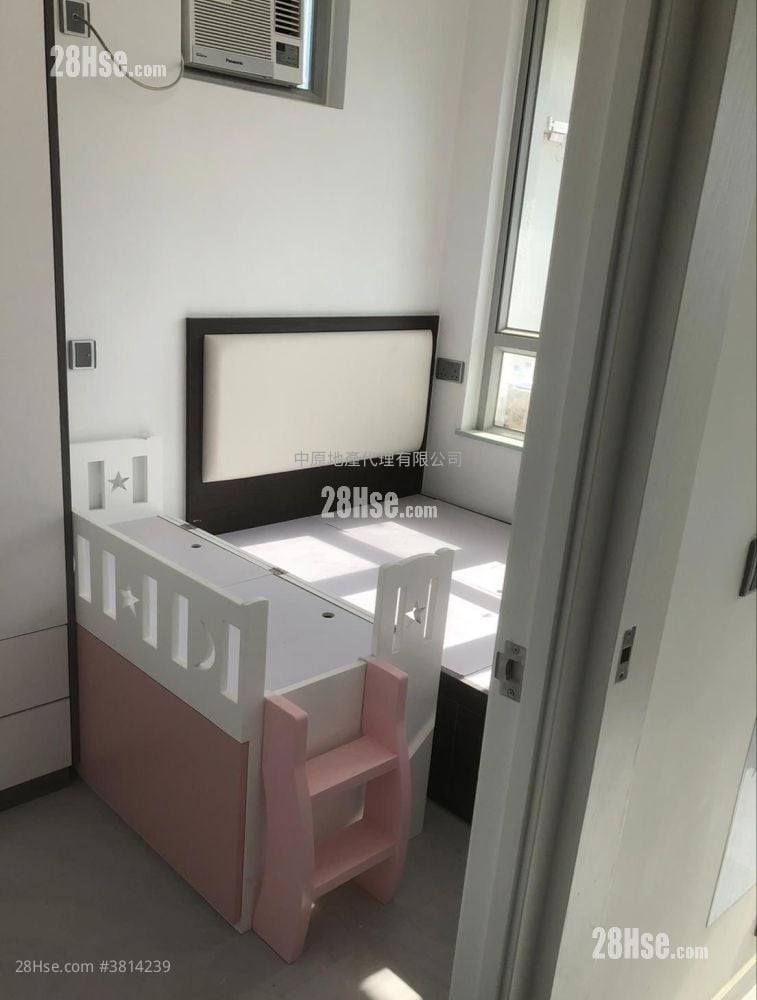 Kam Fai Court Sell 2 Bedrooms 415 ft²