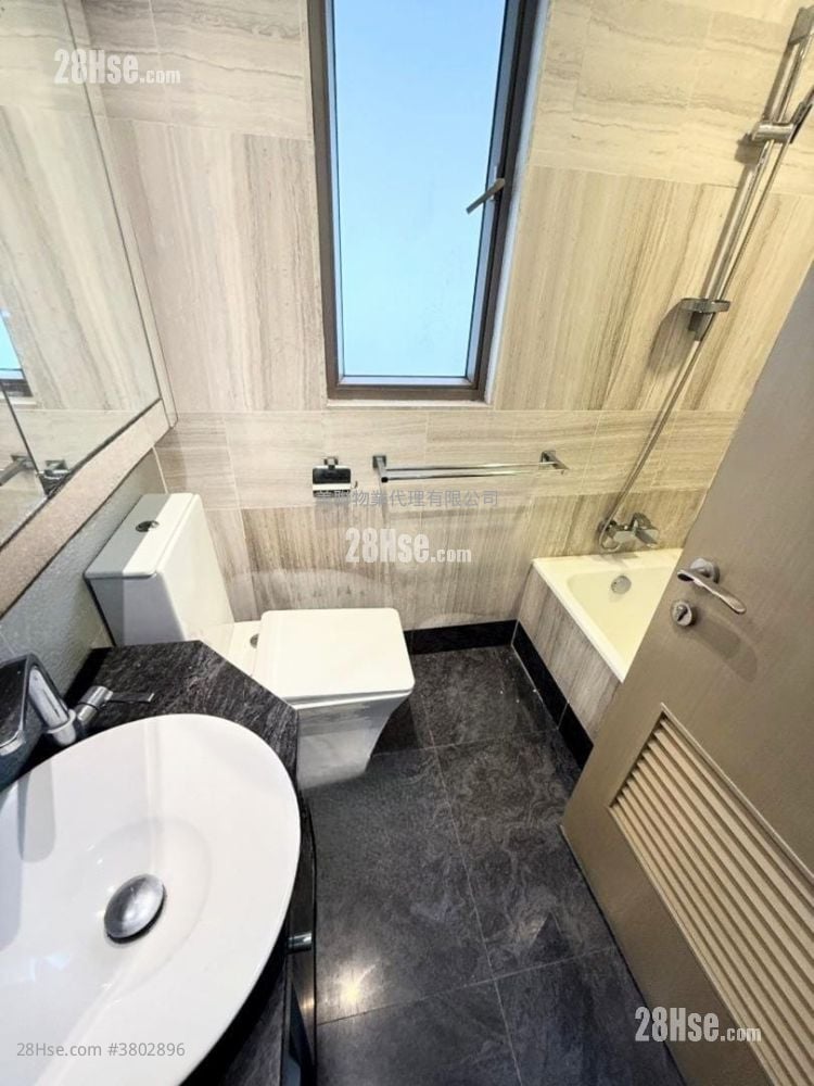 Residence 228 Sell 3 Bedrooms , 1 Bathroom 558 ft²