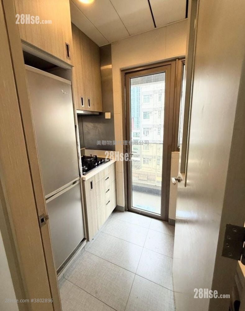 Residence 228 Sell 3 Bedrooms , 1 Bathroom 558 ft²