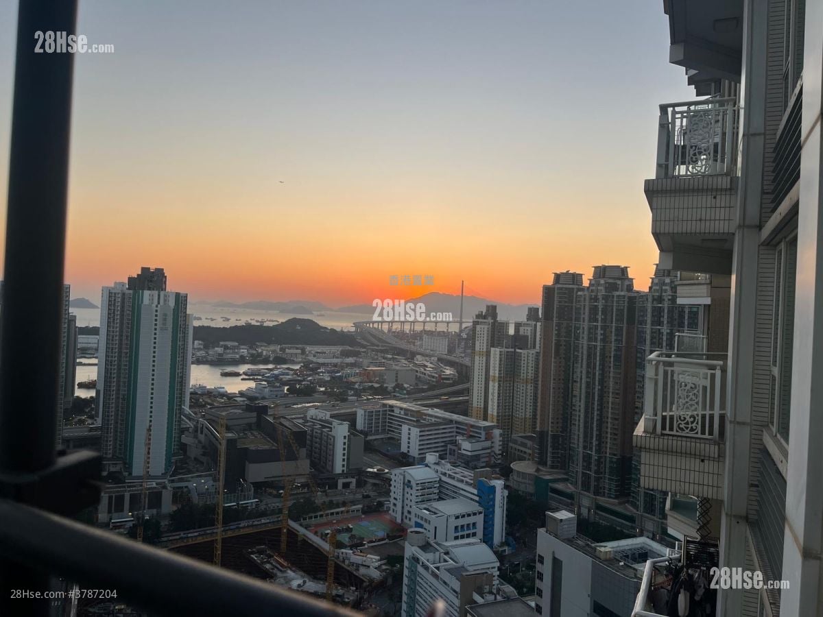 The Sparkle Rental 3 Bedrooms , 1 Bathroom 610 ft²