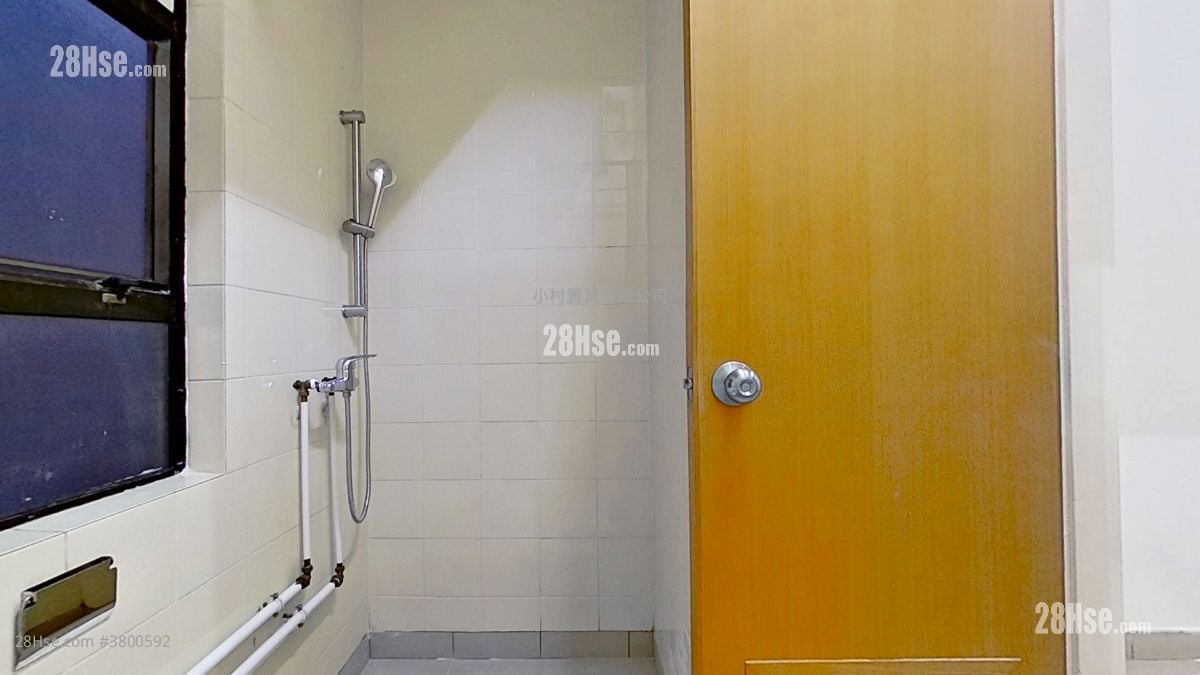 工人房: 仁礼花园 租盘 3 房 , 2 浴室 1,882 平方尺