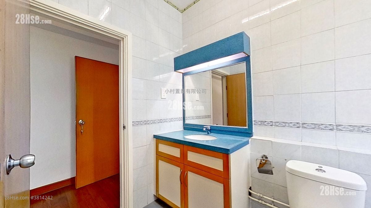 浴室: 仁礼花园 租盘 4 房 , 2 浴室 2,264 平方尺
