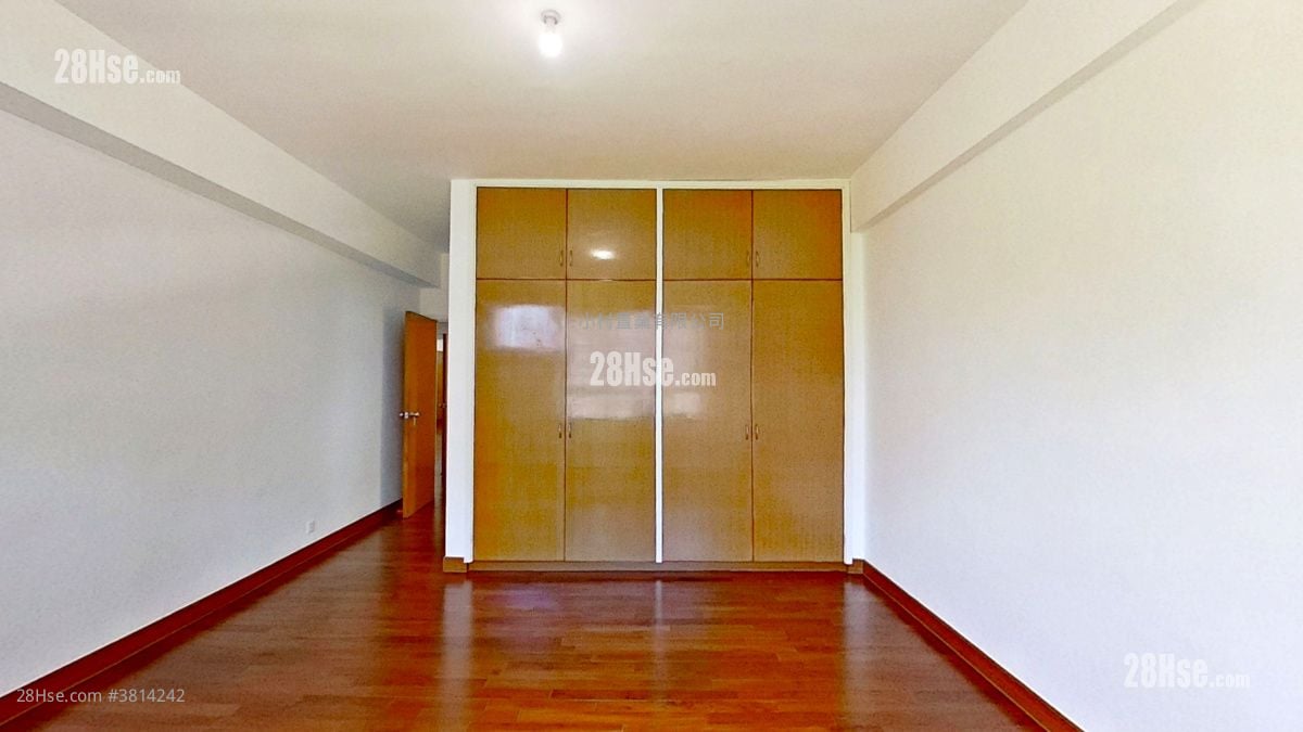 主人房: 仁礼花园 租盘 4 房 , 2 浴室 2,264 平方尺