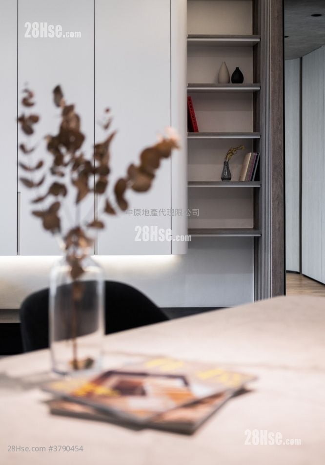 Royal Ascot Sell 3 Bedrooms 974 ft²