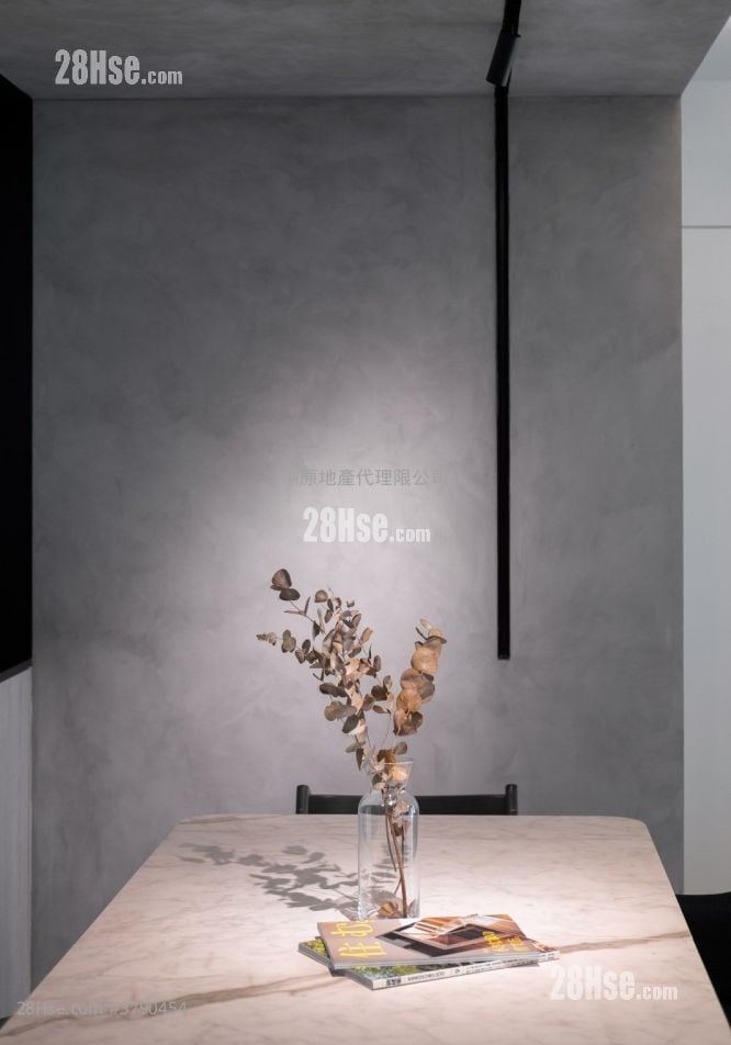 Royal Ascot Sell 3 Bedrooms 974 ft²