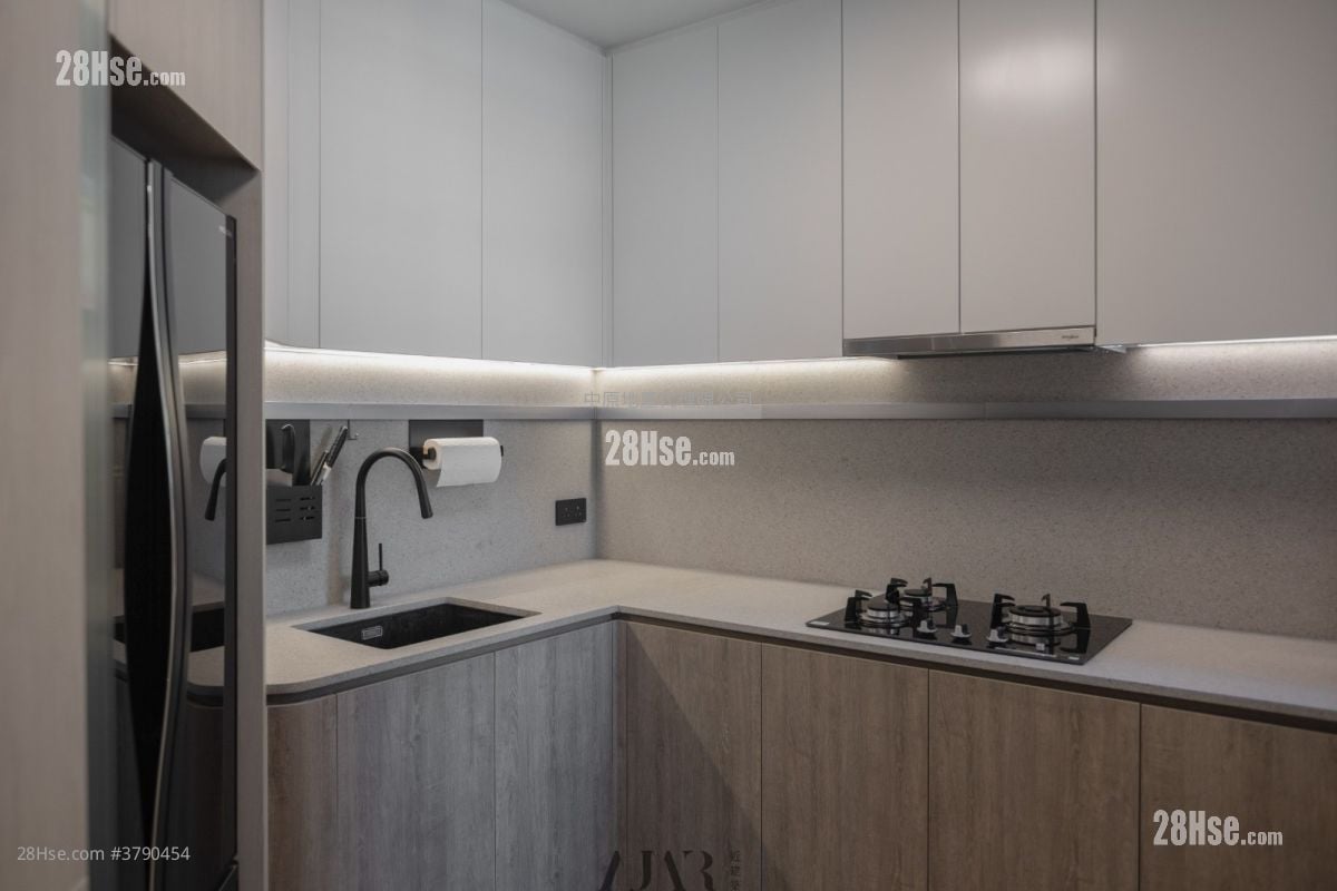 Royal Ascot Sell 3 Bedrooms 974 ft²