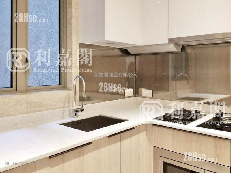 The Mediterranean Sell 3 Bedrooms , 1 Bathroom 691 ft²