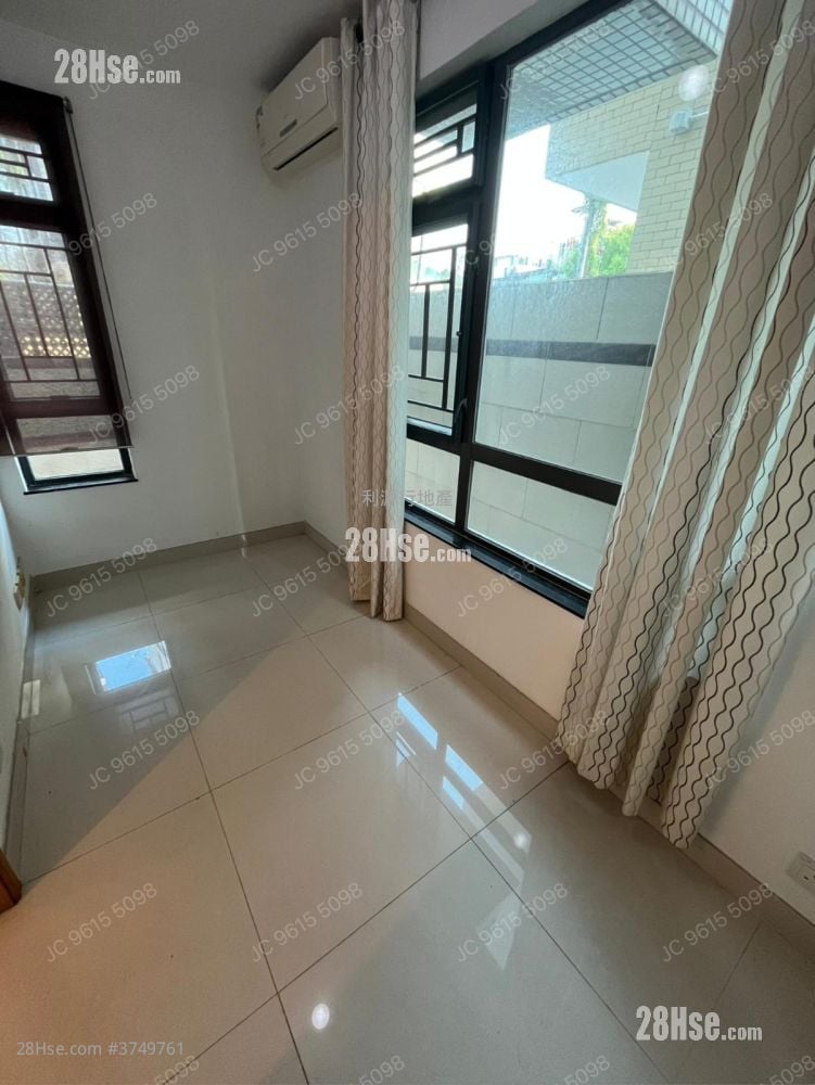 村屋 租盘 3 房 , 2 浴室 700 平方尺