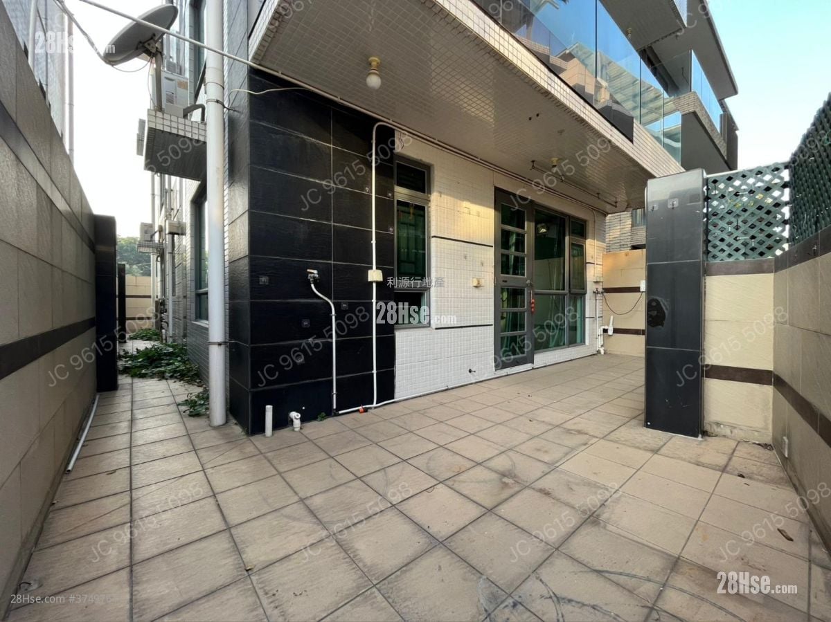 村屋 租盘 3 房 , 2 浴室 700 平方尺