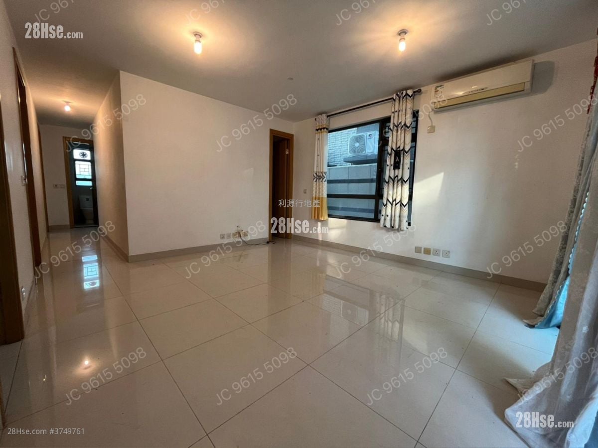 村屋 租盘 3 房 , 2 浴室 700 平方尺