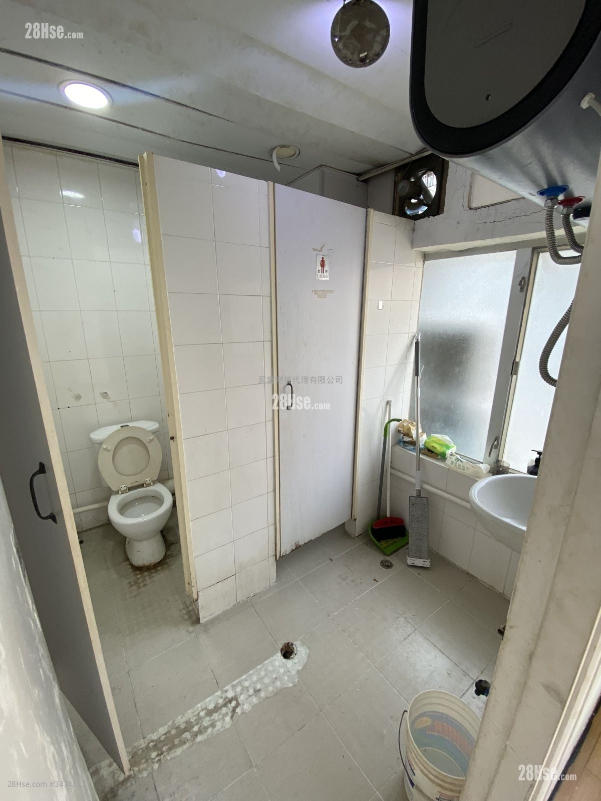 Heng Ngai Jewelry Centre Rental 2 Bedrooms , 1 Toilet
