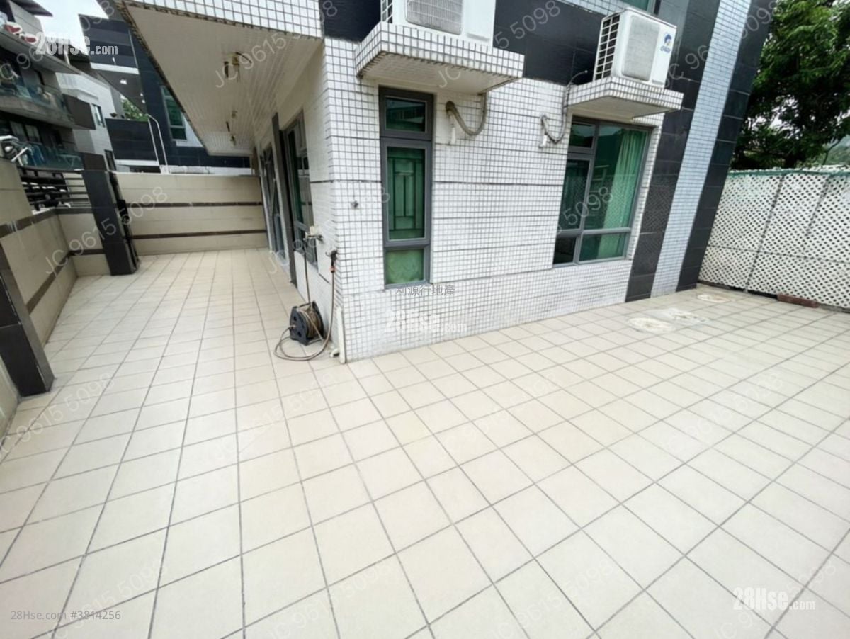 Village Rental 3 Bedrooms , 2 Bathrooms 700 ft²