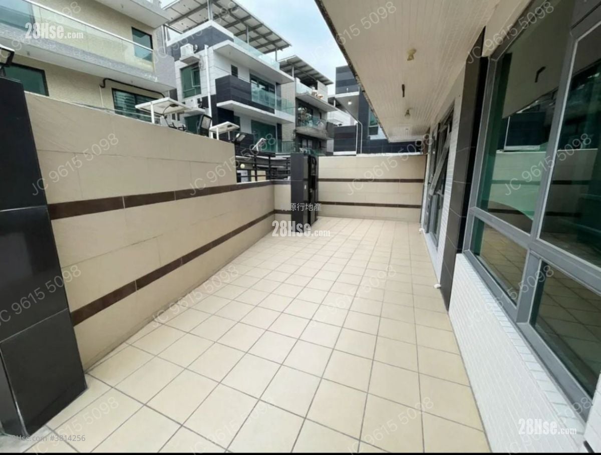 Village Rental 3 Bedrooms , 2 Bathrooms 700 ft²