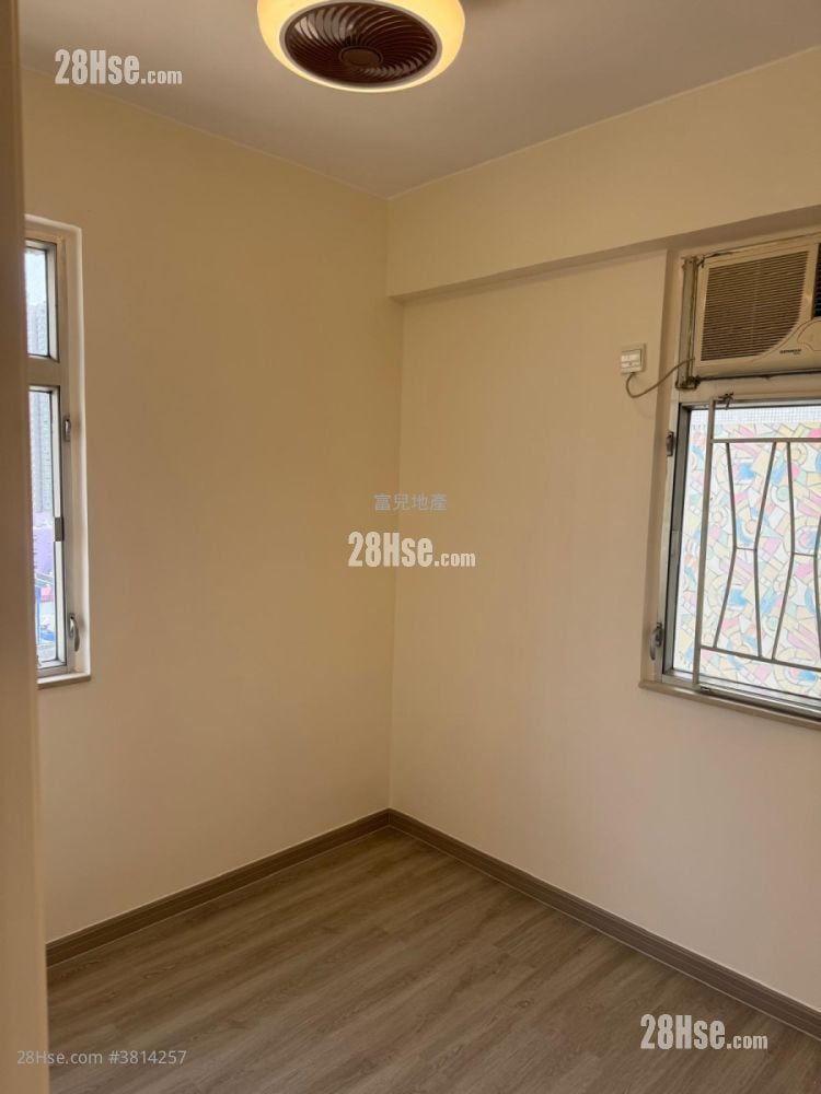 Yuk Lung Mansion Sell 2 Bedrooms , 1 Bathroom 288 ft²