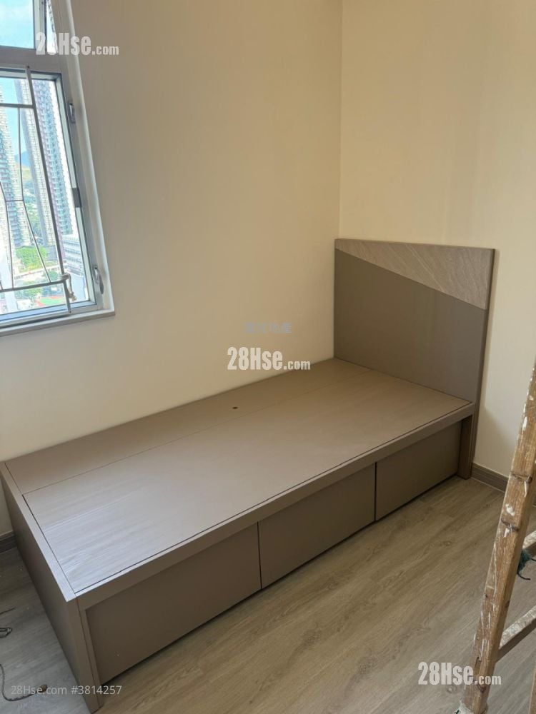 Yuk Lung Mansion Sell 2 Bedrooms , 1 Bathroom 288 ft²