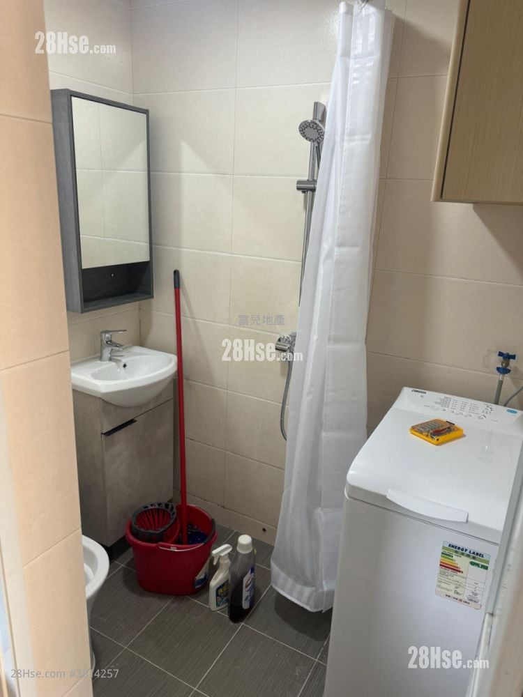 Yuk Lung Mansion Sell 2 Bedrooms , 1 Bathroom 288 ft²