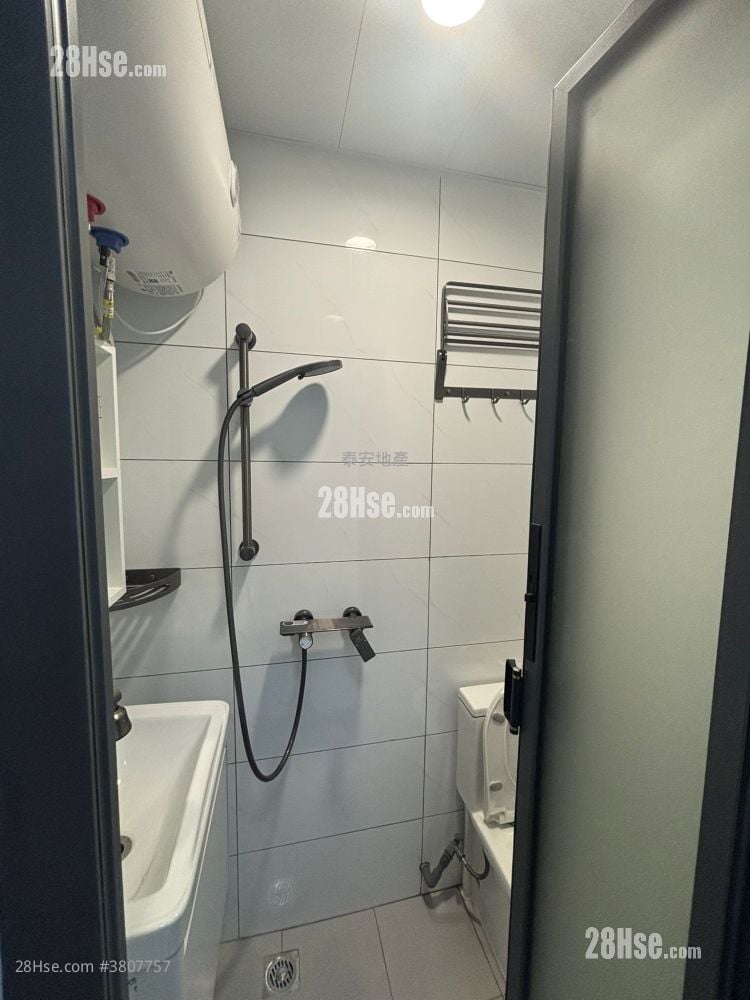 单幢楼房 租盘 1 房 160 平方尺